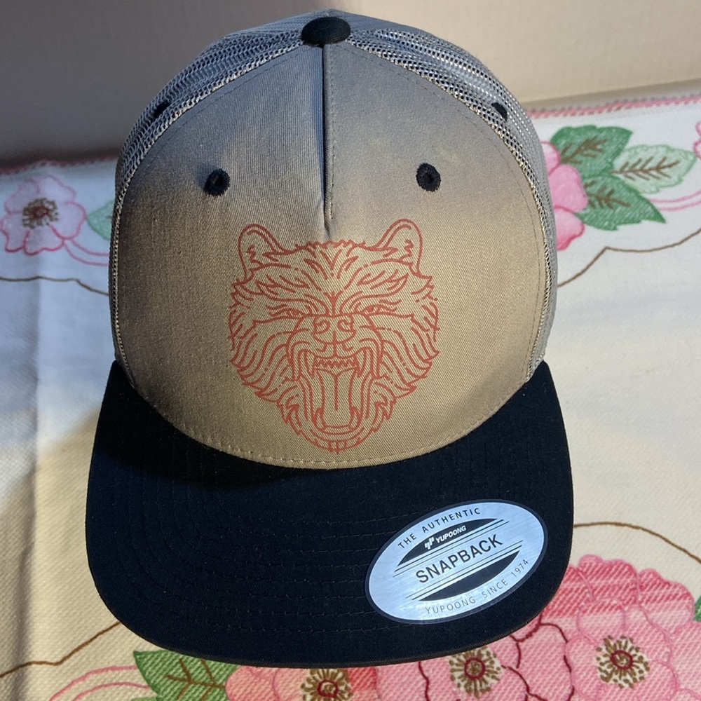 Yupoong The Classics SnapBack/Meshback With Bear Graphic NWOT